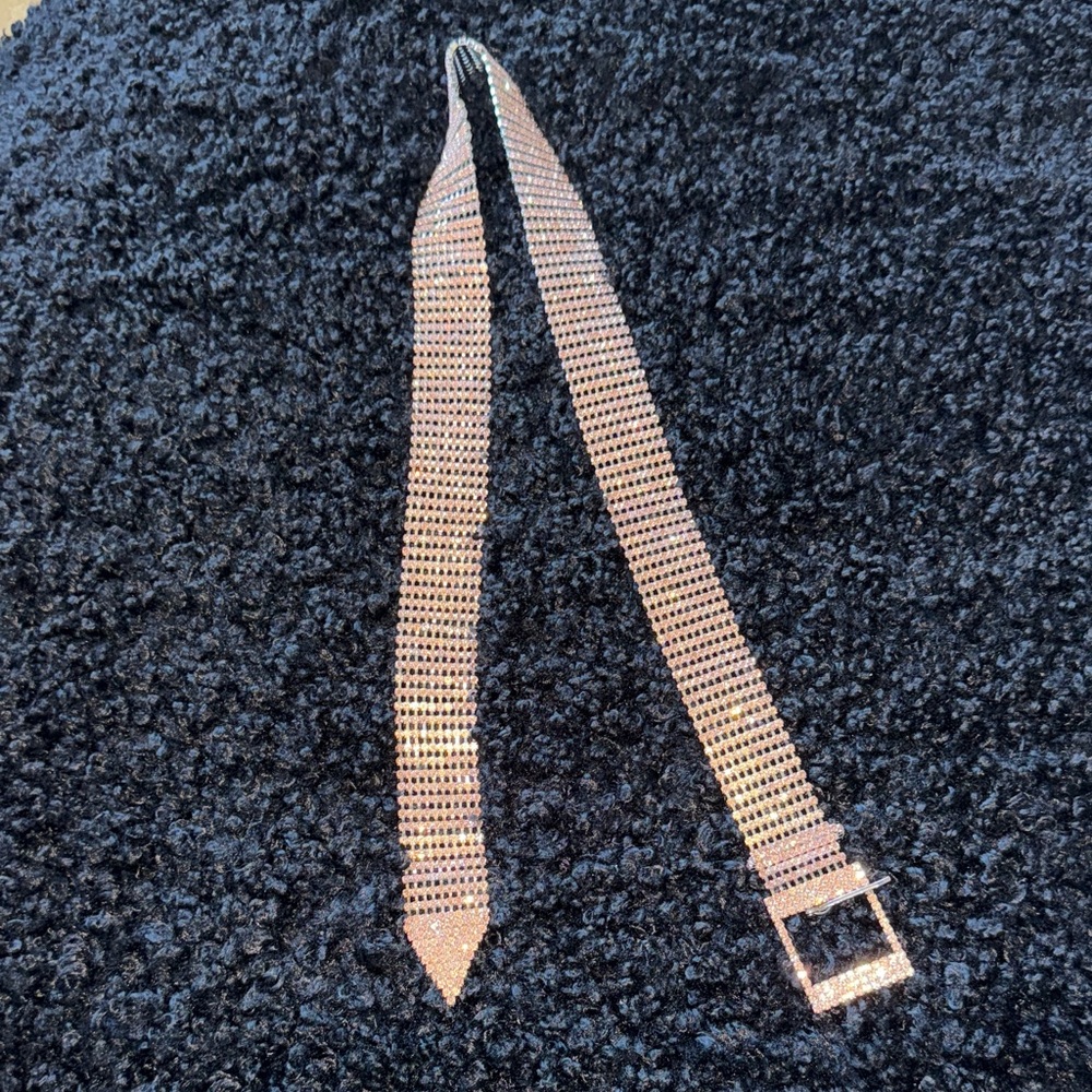 B-Low the Belt Farah Rose Gold Mesh Belt
NWOT
